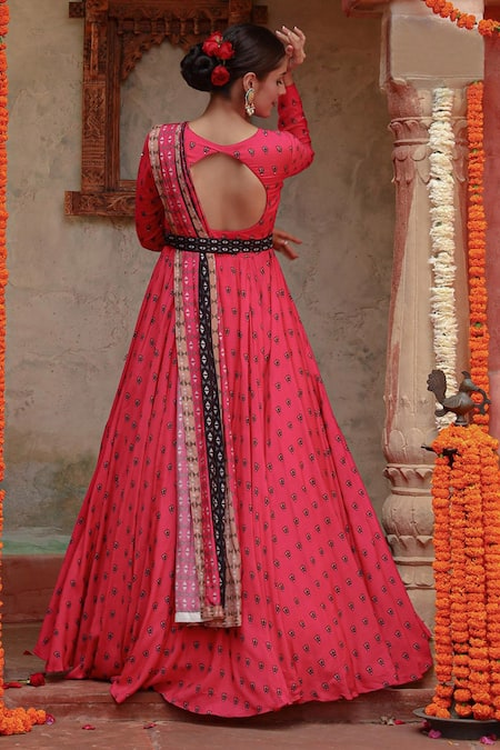 Shop Gazab by Miku Kumar Pink Muslin Embroidery Round Neck Divija Printed Anarkali With Dupatta at Aza Fashions Shop_Gazab by Miku Kumar_Pink Muslin Embroidery Round Neck Divija Printed Anarkali With Dupatta _at_Aza_Fashions