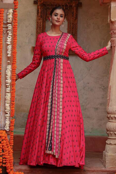 Gazab by Miku Kumar Pink Muslin Embroidery Round Neck Divija Printed Anarkali With Dupatta Online at Aza Fashions Gazab by Miku Kumar_Pink Muslin Embroidery Round Neck Divija Printed Anarkali With Dupatta _Online_at_Aza_Fashions