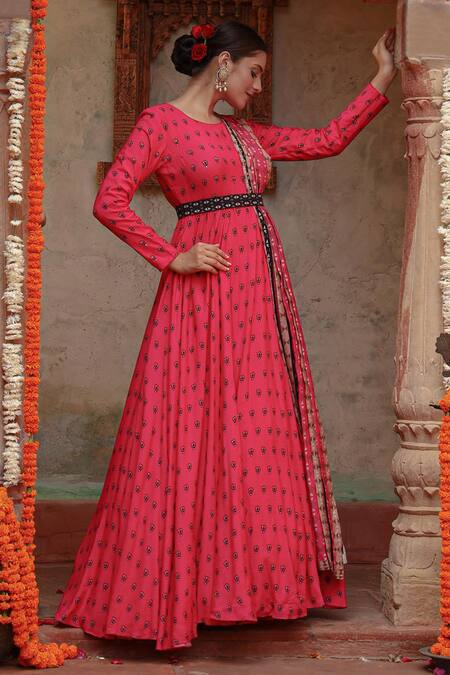 Shop Gazab by Miku Kumar Pink Muslin Embroidery Round Neck Divija Printed Anarkali With Dupatta Online at Aza Fashions Shop_Gazab by Miku Kumar_Pink Muslin Embroidery Round Neck Divija Printed Anarkali With Dupatta _Online_at_Aza_Fashions