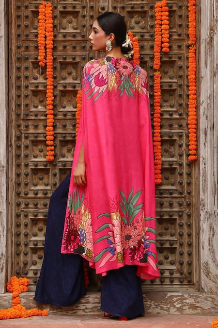 Shop Gazab by Miku Kumar Pink Muslin Embroidery Plunge Neck Zuhi Printed Cape With Pant Set at Aza Fashions Shop_Gazab by Miku Kumar_Pink Muslin Embroidery Plunge Neck Zuhi Printed Cape With Pant Set _at_Aza_Fashions