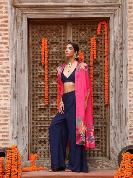 Gazab by Miku Kumar Pink Muslin Embroidery Plunge Neck Zuhi Printed Cape With Pant Set at Aza Fashions Gazab by Miku Kumar_Pink Muslin Embroidery Plunge Neck Zuhi Printed Cape With Pant Set _at_Aza_Fashions