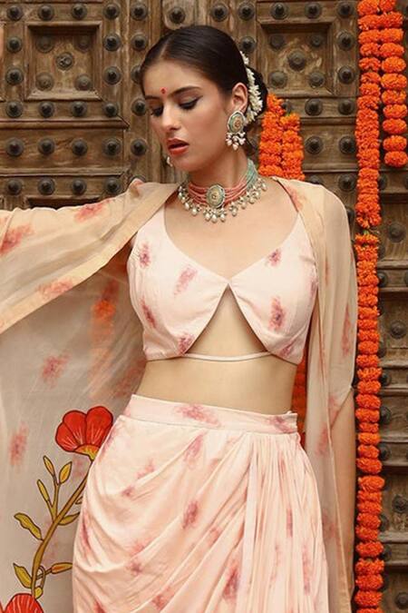 Shop Gazab by Miku Kumar Peach Georgette, Muslin Plunge , Open Levi Draped Skirt Set With Cape Online at Aza Fashions Shop_Gazab by Miku Kumar_Peach Georgette, Muslin Plunge , Open Levi Draped Skirt Set With Cape _Online_at_Aza_Fashions