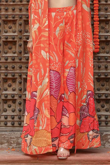 Gazab by Miku Kumar_Orange Georgette Embroidery Plunge Neck Keya Printed Pant Set With Cape _at_Aza_Fashions