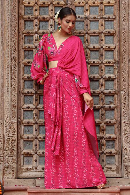 Buy Gazab by Miku Kumar Pink Georgette Embroidery Plunge Neck Fiza Printed Pre-draped Saree With Blouse Buy_Gazab by Miku Kumar_Pink Georgette Embroidery Plunge Neck Fiza Printed Pre-draped Saree With Blouse
