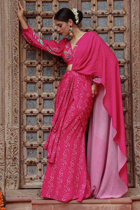 Shop Gazab by Miku Kumar Pink Georgette Embroidery Plunge Neck Fiza Printed Pre-draped Saree With Blouse Shop_Gazab by Miku Kumar_Pink Georgette Embroidery Plunge Neck Fiza Printed Pre-draped Saree With Blouse