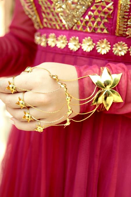 Buy_Ornamaas_Gold Plated Bud Bloom Jaal Haathphool _Online_at_Aza_Fashions