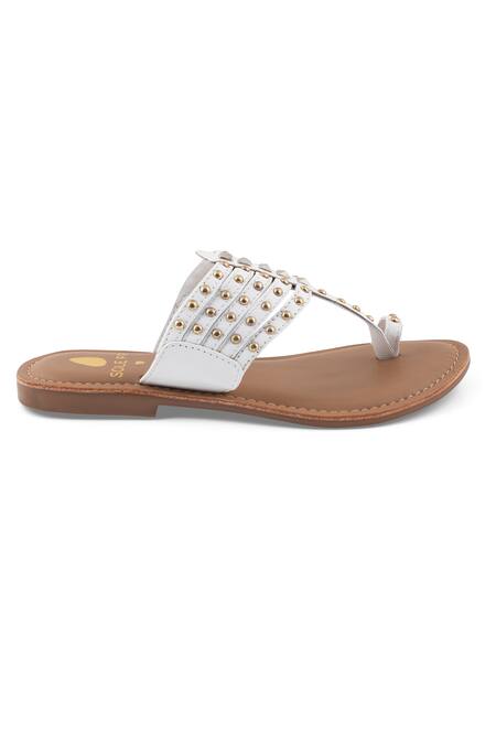 Buy Sole Fry White Nirja Stud Embellished Kolhapuri Flats Online at Aza Fashions Buy_Sole Fry_White Nirja Stud Embellished Kolhapuri Flats_Online_at_Aza_Fashions
