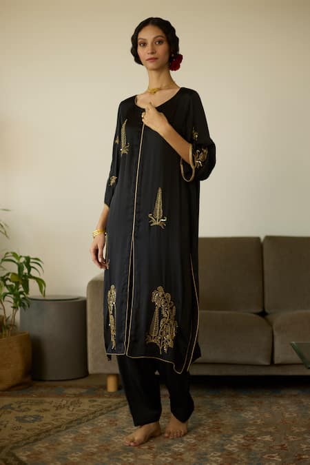 Sarang Kaur Black Satin, Silk Sequins, Beads, Embroidery Split V-neck Thread Kurta Set Online at Aza Fashions Sarang Kaur_Black Satin, Silk Sequins, Beads, Embroidery Split V-neck Thread Kurta Set _Online_at_Aza_Fashions