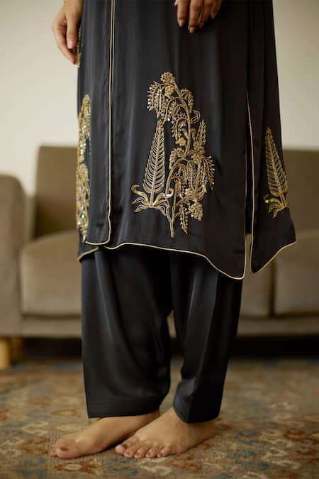Shop Sarang Kaur Black Satin, Silk Sequins, Beads, Embroidery Split V-neck Thread Kurta Set Online at Aza Fashions Shop_Sarang Kaur_Black Satin, Silk Sequins, Beads, Embroidery Split V-neck Thread Kurta Set _Online_at_Aza_Fashions
