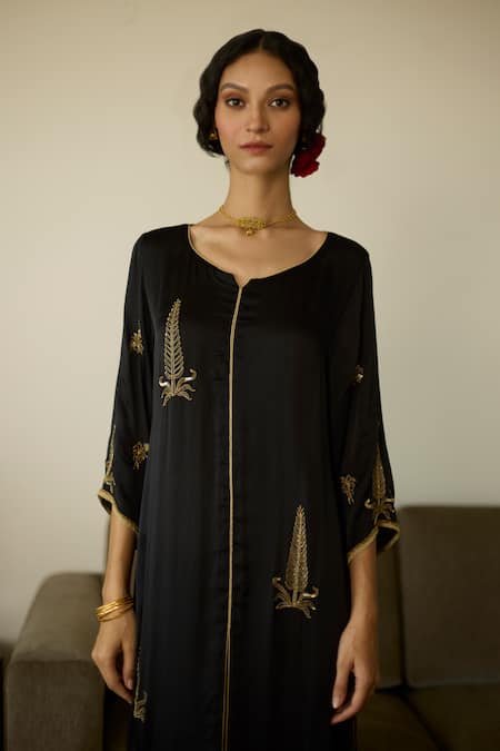 Buy Sarang Kaur Black Satin, Silk Sequins, Beads, Embroidery Split V-neck Thread Kurta Set Buy_Sarang Kaur_Black Satin, Silk Sequins, Beads, Embroidery Split V-neck Thread Kurta Set