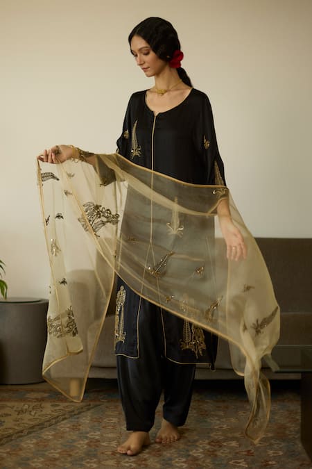 Buy Sarang Kaur Beige Organza Sequins, Beads Hand Embroidered Dupatta Online at Aza Fashions Buy_Sarang Kaur_Beige Organza Sequins, Beads Hand Embroidered Dupatta _Online_at_Aza_Fashions