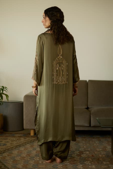 Shop Sarang Kaur Green Satin, Georgette, Silk Embroidery, Sequins, Beads Split Hand Kurta Set at Aza Fashions Shop_Sarang Kaur_Green Satin, Georgette, Silk Embroidery, Sequins, Beads Split Hand Kurta Set _at_Aza_Fashions