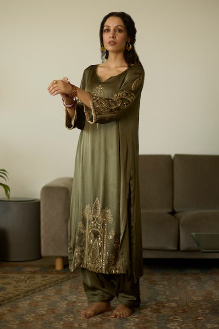 Sarang Kaur Green Satin, Georgette, Silk Embroidery, Sequins, Beads Split Hand Kurta Set Online at Aza Fashions Sarang Kaur_Green Satin, Georgette, Silk Embroidery, Sequins, Beads Split Hand Kurta Set _Online_at_Aza_Fashions