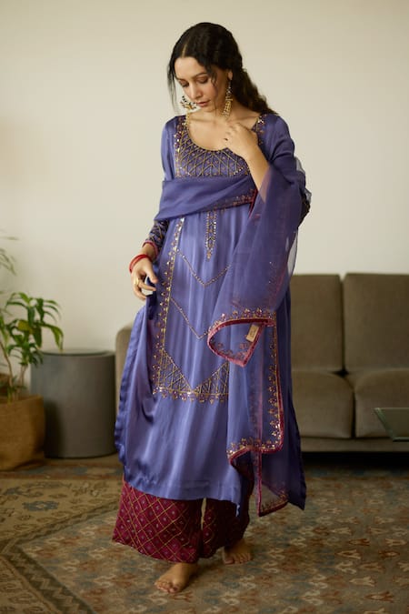 Sarang Kaur_Purple Organza Sequins, Beads Embroidered Dupatta _Online_at_Aza_Fashions