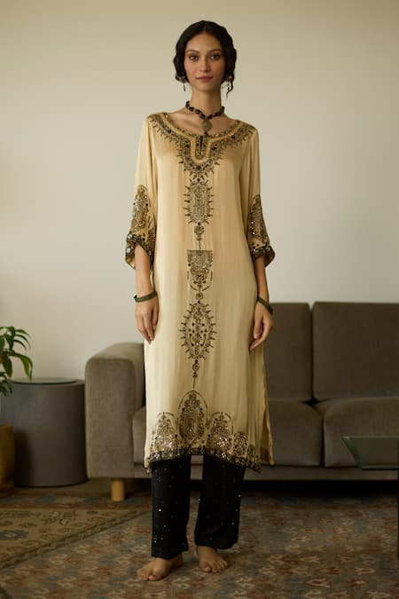 Sarang Kaur Saanjh Sequin Embroidered Kurta With Pant 