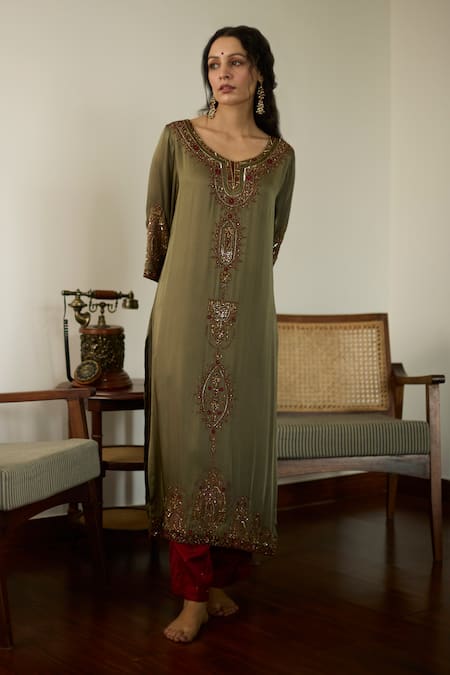 Sarang Kaur Green Satin, Georgette, Silk Sequins, Beads, Embroidery Round Neck Kurta Set Online at Aza Fashions Sarang Kaur_Green Satin, Georgette, Silk Sequins, Beads, Embroidery Round Neck Kurta Set _Online_at_Aza_Fashions