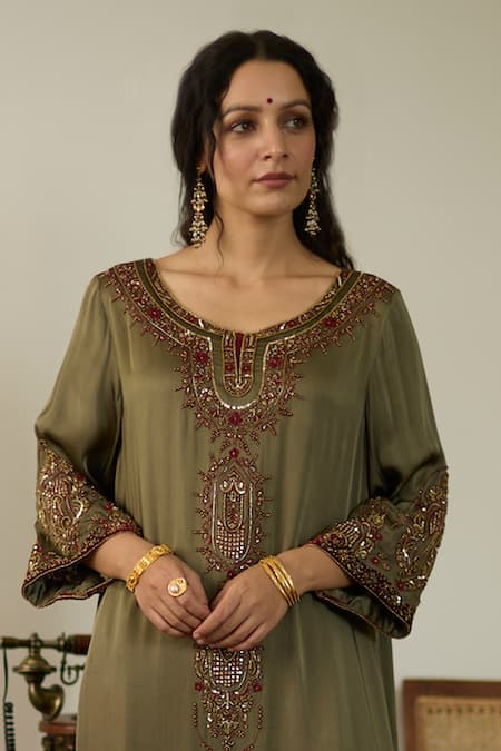 Sarang Kaur Green Satin, Georgette, Silk Sequins, Beads, Embroidery Round Neck Kurta Set at Aza Fashions Sarang Kaur_Green Satin, Georgette, Silk Sequins, Beads, Embroidery Round Neck Kurta Set _at_Aza_Fashions