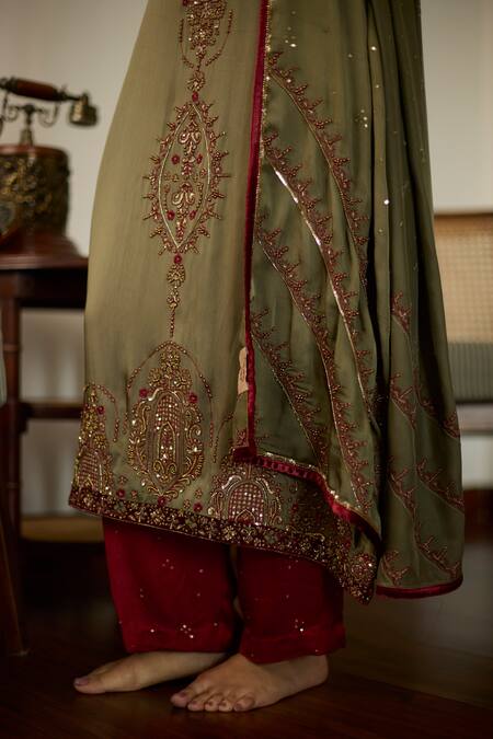 Shop Sarang Kaur Green Satin, Georgette Sequins, Beads, Embroidery Thread Dupatta Online at Aza Fashions Shop_Sarang Kaur_Green Satin, Georgette Sequins, Beads, Embroidery Thread Dupatta _Online_at_Aza_Fashions