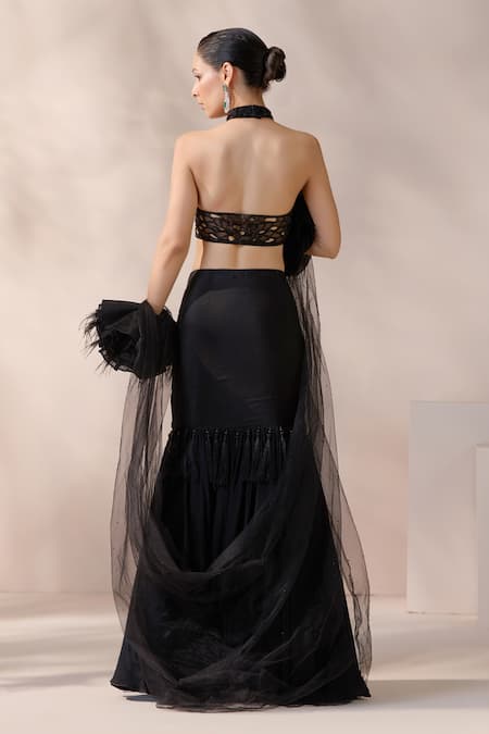 Chaashni By Maansi And Ketan Black Fishcut Embroidered Lehenga Set 