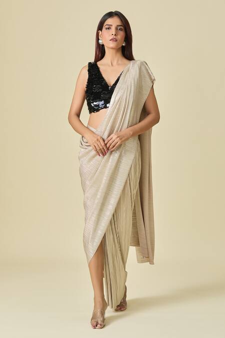 Shweta Kapoor_Gold Metallic Stripe Textured Pre-draped Saree _Online_at_Aza_Fashions