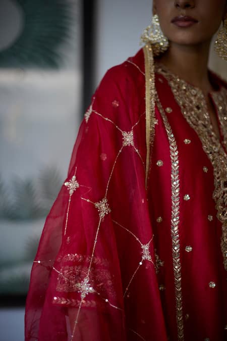 Buy_Vashisht Guru Dutt_Red Silk Organza, Wool Pearls, Sequins, Gullista Zardozi Embroidered Kurta Set _Online_at_Aza_Fashions