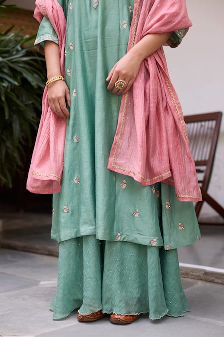 Buy_Vashisht Guru Dutt_Green Chanderi, Cotton Mirrors, Floral Buti Embroidered Kurta And Sharara Set _Online_at_Aza_Fashions