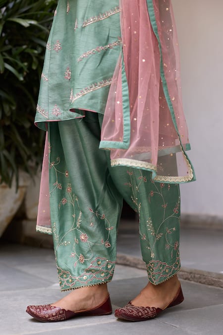 Vashisht Guru Dutt_Green Silk, Tulle Zari, Sequins, Pearls Floret Embroidered Kurta And Salwar Set _Online_at_Aza_Fashions