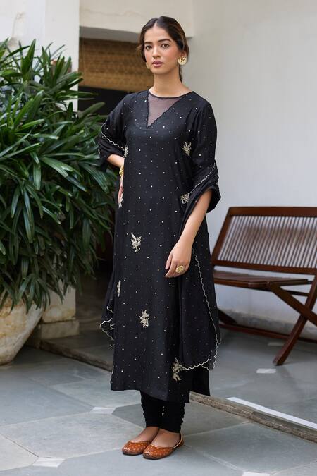Vashisht Guru Dutt_Black Chanderi, Cotton Round Neck Mughal Crest Embroidered Kurta Set _Online_at_Aza_Fashions