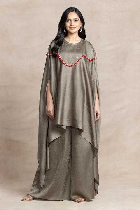 Kelaayah Taika Cape With Palazzo 