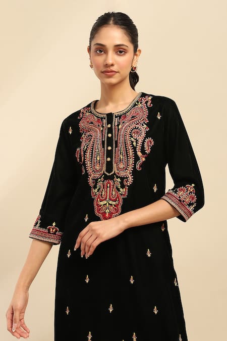 Buy_Ritu Kumar, Ri.Ritu Kumar, aarke Ritu Kumar_Black Polyester, Nylon Embroidery, Gota Emerald Green Paisley Crest Kurta Set