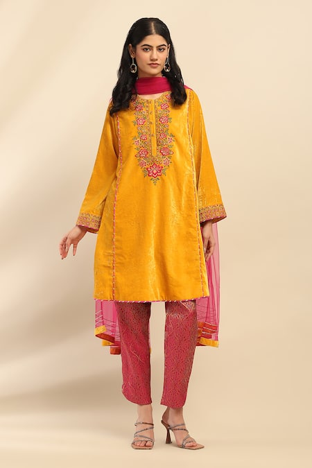 Aarke Ritu Kumar Rania Floret Embroidered Kurta Pant Set 