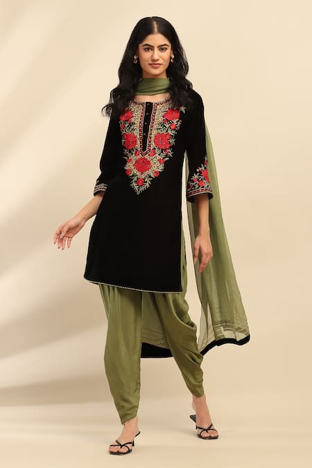 Aarke Ritu Kumar Rania Mughal Flora Embroidered Kurta & Salwar Pant Set 