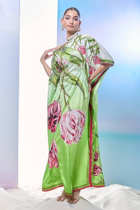 Buy_Pria Kataria Puri_Green Silk Print Tulip Blossom Collared Neck Embroidered Kaftan 