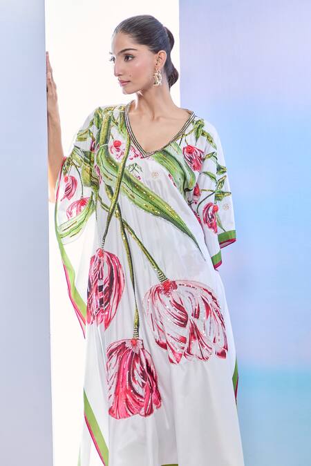 Pria Kataria Puri_White Crepe Print Tulip Blossom V Neck Kaftan And Pant Set _at_Aza_Fashions