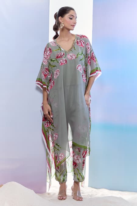 Pria Kataria Puri_Gray Georgette Print Tulip Blossom V Neck Grey Kaftan Set _at_Aza_Fashions