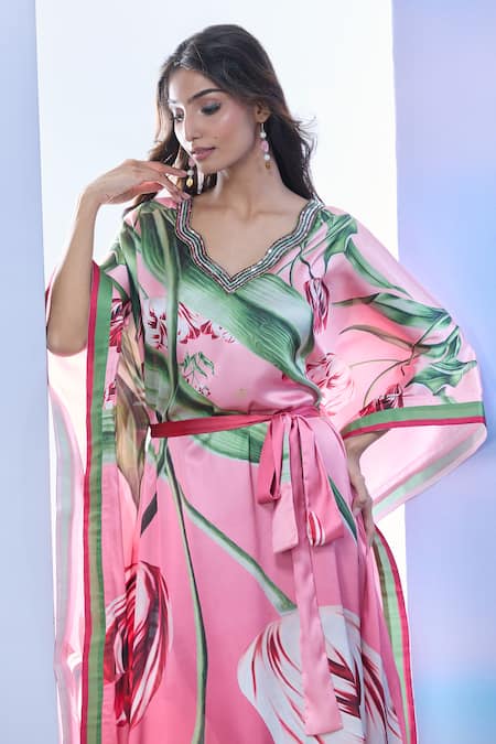 Buy_Pria Kataria Puri_Red Satin Sequins V-neck Embellished Tulip Print Kaftan 