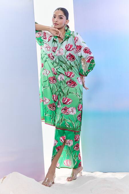 Shop_Pria Kataria Puri_Green Silk Shawl Neck Shaded Tulip Print Kaftan And Pant Set _Online_at_Aza_Fashions