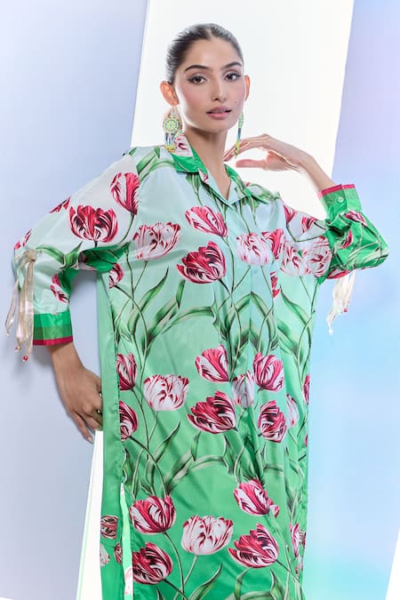 Pria Kataria Puri_Green Silk Shawl Neck Shaded Tulip Print Kaftan And Pant Set _at_Aza_Fashions