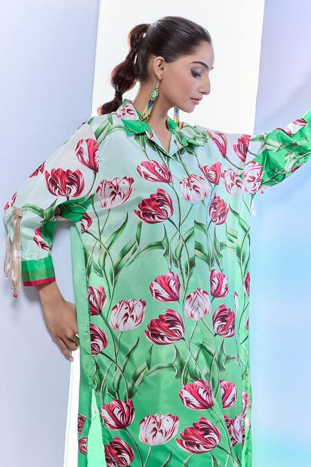 Buy_Pria Kataria Puri_Green Silk Shawl Neck Shaded Tulip Print Kaftan And Pant Set 