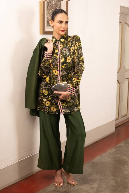 Saksham & Neharicka Green Satin Embroidery Collared Floral Print Tunic Online at Aza Fashions Saksham & Neharicka_Green Satin Embroidery Collared Floral Print Tunic _Online_at_Aza_Fashions