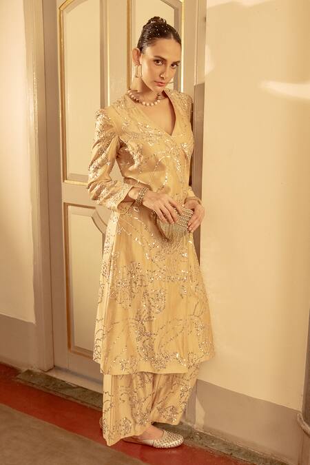 Saksham & Neharicka Beige Cotton Silk Hand Embroidery Floral Jaal V Neck Aari Kurta And Palazzo Set Online at Aza Fashions Saksham & Neharicka_Beige Cotton Silk Hand Embroidery Floral Jaal V Neck Aari Kurta And Palazzo Set _Online_at_Aza_Fashions