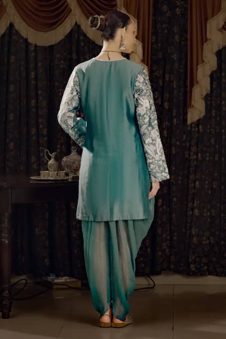 Shop Saksham & Neharicka Green Cotton, Silk, Chiffon, Organza Embroidery, Teal Applique Aari Kurta Set at Aza Fashions Shop_Saksham & Neharicka_Green Cotton, Silk, Chiffon, Organza Embroidery, Teal Applique Aari Kurta Set _at_Aza_Fashions