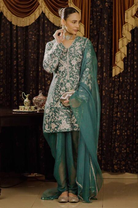 Saksham & Neharicka Green Cotton, Silk, Chiffon, Organza Embroidery, Teal Applique Aari Kurta Set Online at Aza Fashions Saksham & Neharicka_Green Cotton, Silk, Chiffon, Organza Embroidery, Teal Applique Aari Kurta Set _Online_at_Aza_Fashions