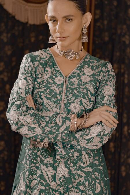 Shop Saksham & Neharicka Green Cotton, Silk, Chiffon, Organza Embroidery, Teal Applique Aari Kurta Set Online at Aza Fashions Shop_Saksham & Neharicka_Green Cotton, Silk, Chiffon, Organza Embroidery, Teal Applique Aari Kurta Set _Online_at_Aza_Fashions