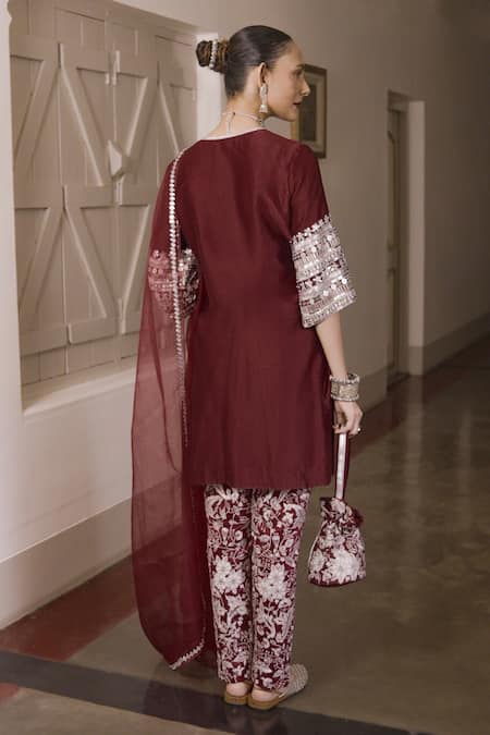 Shop Saksham & Neharicka Maroon Cotton, Silk, Organza Gota Patti, Zari, Embroidery V-neck Aari Kurta Set at Aza Fashions Shop_Saksham & Neharicka_Maroon Cotton, Silk, Organza Gota Patti, Zari, Embroidery V-neck Aari Kurta Set _at_Aza_Fashions