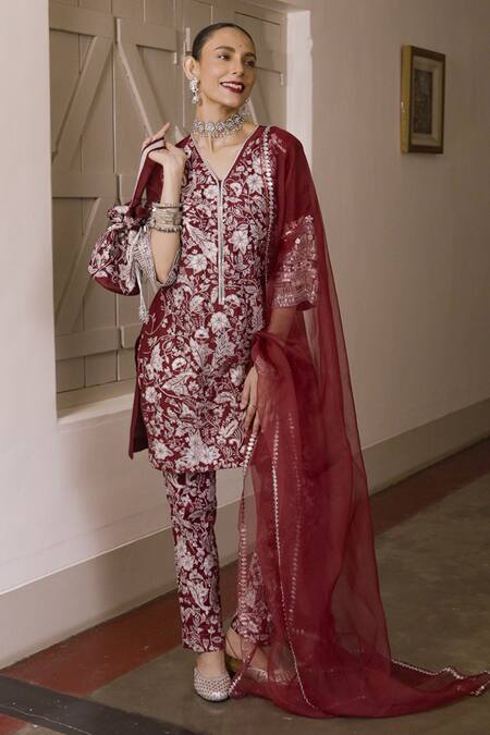 Saksham & Neharicka Maroon Cotton, Silk, Organza Gota Patti, Zari, Embroidery V-neck Aari Kurta Set Online at Aza Fashions Saksham & Neharicka_Maroon Cotton, Silk, Organza Gota Patti, Zari, Embroidery V-neck Aari Kurta Set _Online_at_Aza_Fashions
