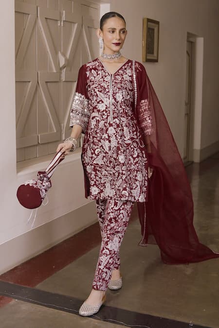 Saksham & Neharicka Maroon Cotton, Silk, Organza Gota Patti, Zari, Embroidery V-neck Aari Kurta Set at Aza Fashions Saksham & Neharicka_Maroon Cotton, Silk, Organza Gota Patti, Zari, Embroidery V-neck Aari Kurta Set _at_Aza_Fashions