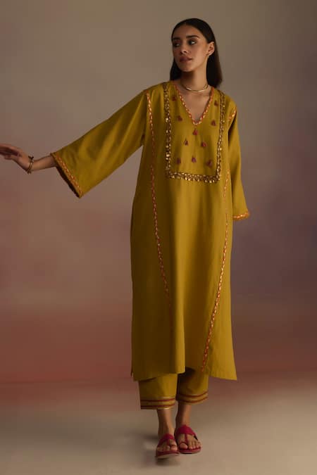 Roza_Yellow Linen Embellished Tassel V Neck Gota Kurta And Pant Set _Online_at_Aza_Fashions