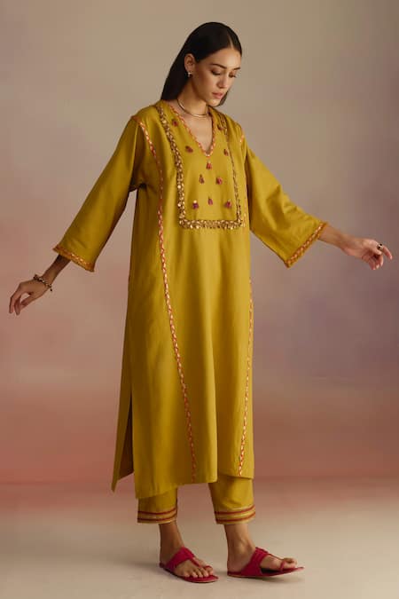 Buy_Roza_Yellow Linen Embellished Tassel V Neck Gota Kurta And Pant Set _Online_at_Aza_Fashions