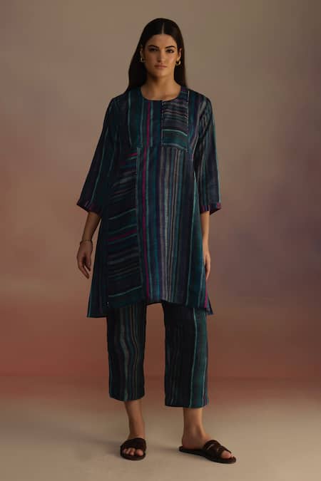 ROZA Awning Short Stripe Printed Kurta 